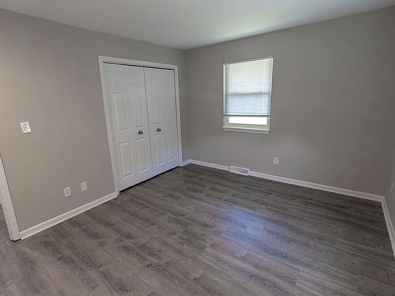 1912 Mirtle Grove Ct — Photo 18