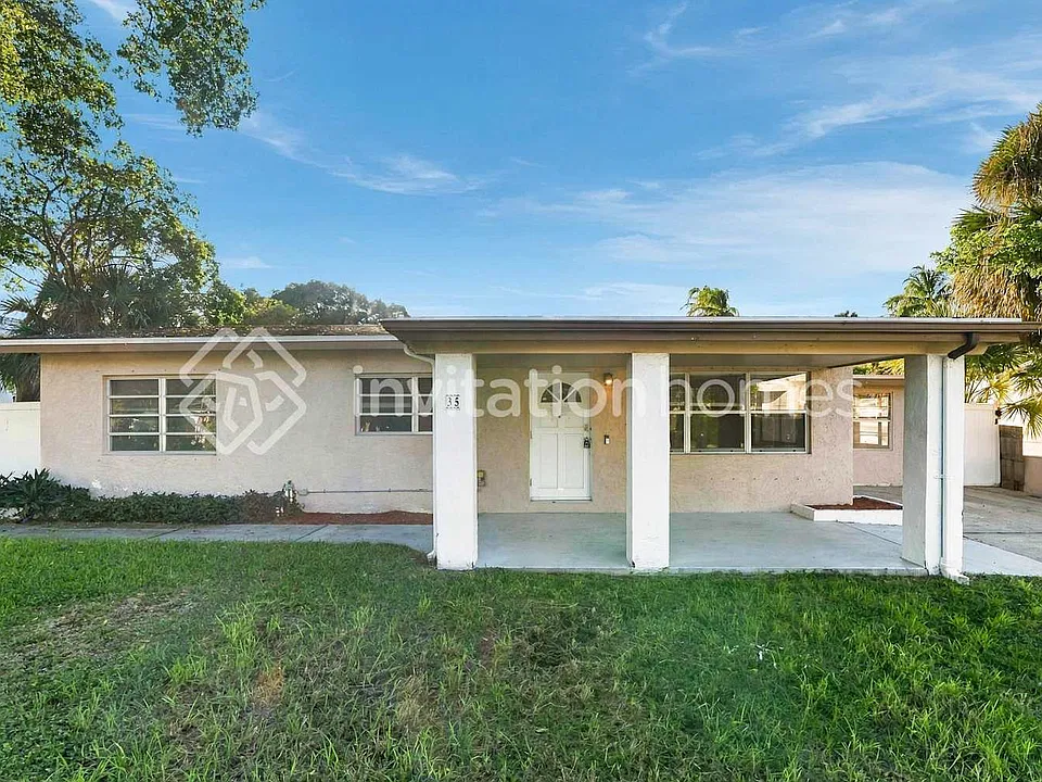 35 NW 3rd Ct