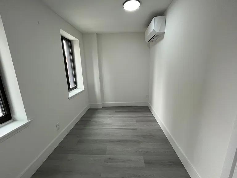 300 E 96th St #2E — Photo 9