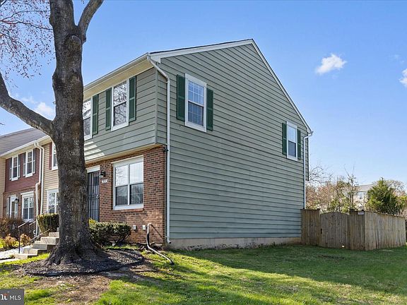 3rd image of 957 Saint Michaels Dr