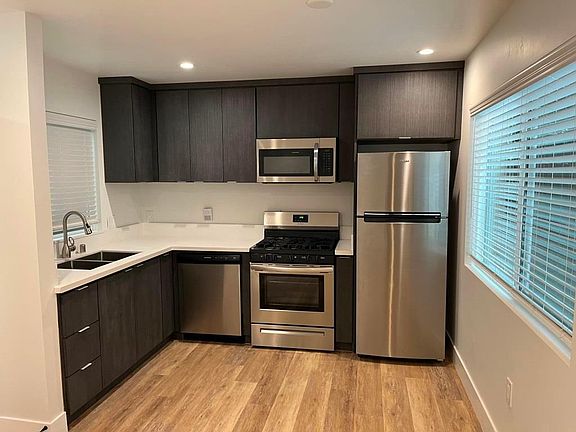 3rd image of 4447 39th St