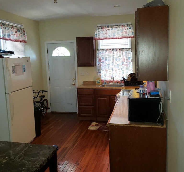 2nd image of 2047 Swatara St