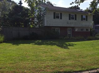208 Oakwood Rd, Huntington Station, NY 11746