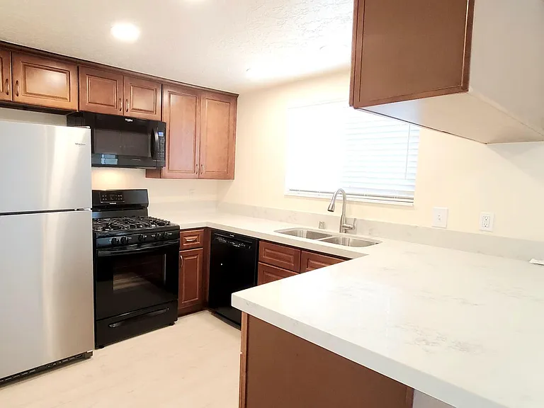 4503 Ellis Ln — Photo 1