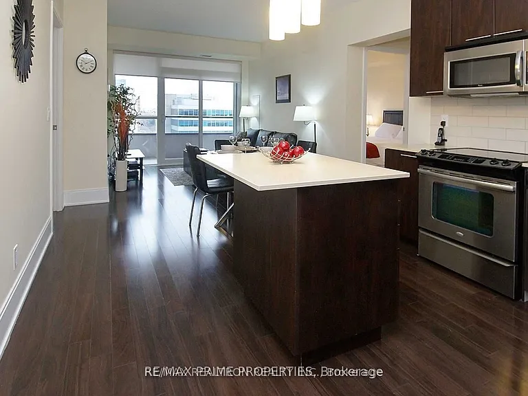 70 Roehampton Ave #1319 — Photo 15