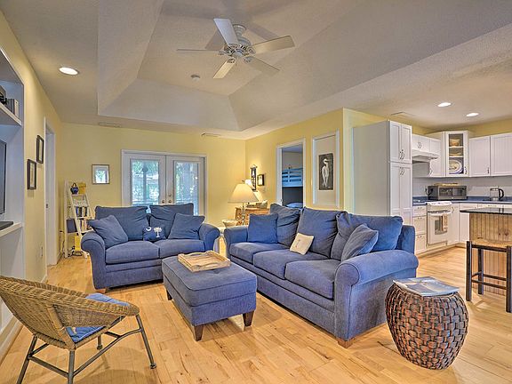 3rd image of 1037 Warbler Ct