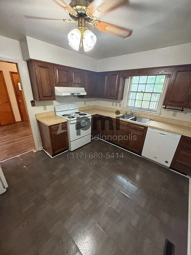 3 bed, 2.0 bath, 1464 sqft, $1,495 — Photo 4