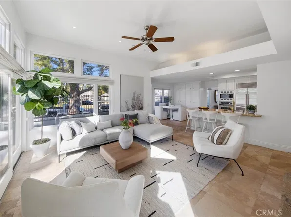 2 Vienna, Newport Beach, CA 92660