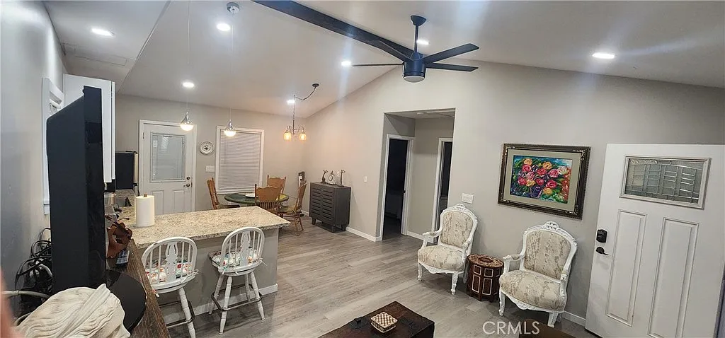 2 bed, 672 sqft, $2,600 — Photo 3