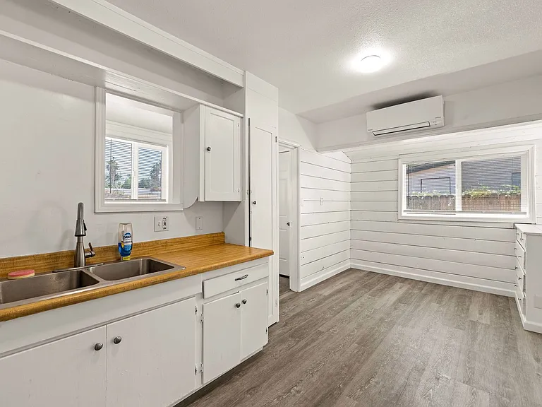 206 Townsend St — Photo 14