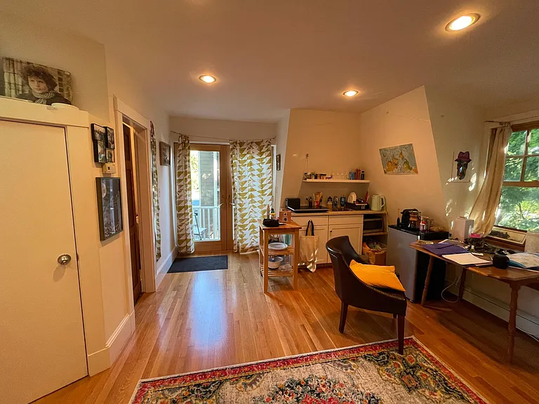 7 Fairfield St #7R — Photo 4