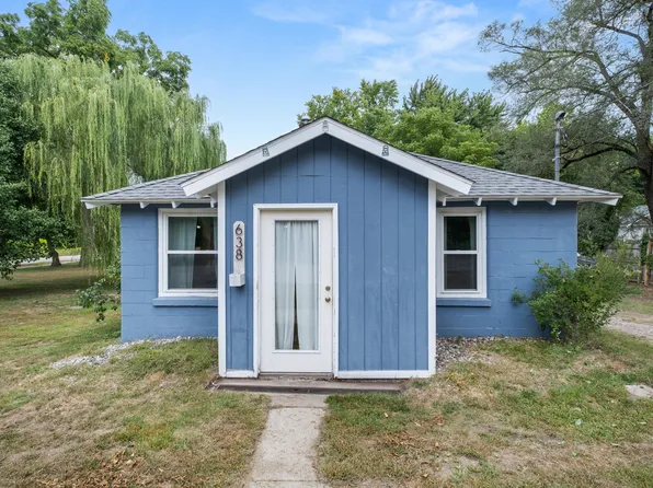 638 W Sycamore St, Wayland, MI 49348