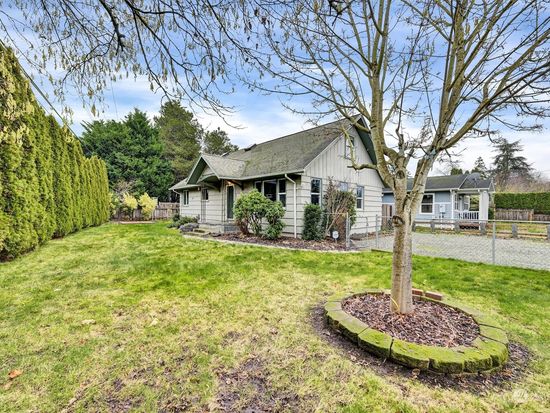 1706 E Pioneer Way, Puyallup, WA 98372