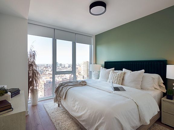 4th image of 435 W Erie St #1609