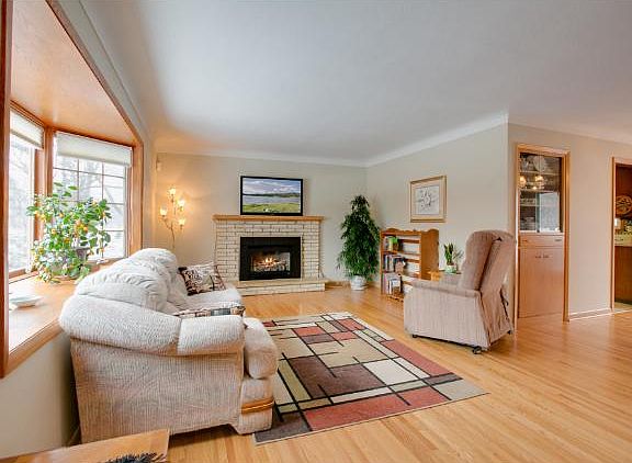 2nd image of 3416 Bellaire Ave