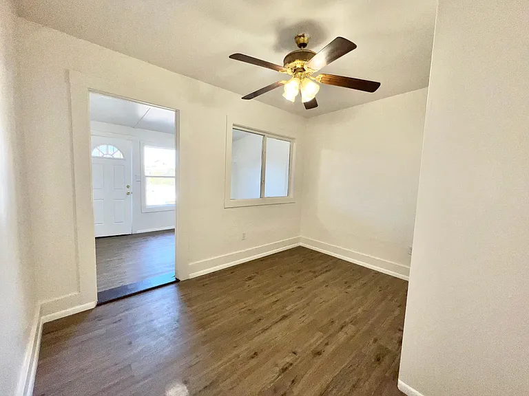 938 E 12th St #938 — Photo 12
