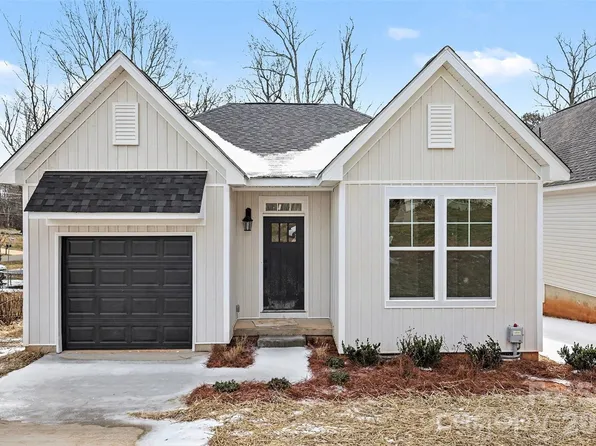 510 Mill St, Lowell, NC 28098