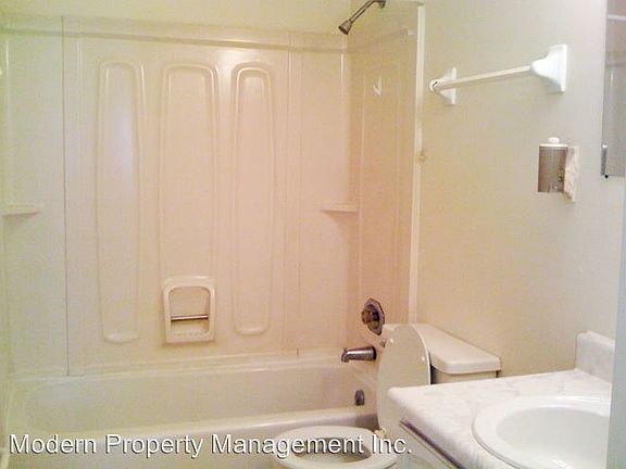 5th image of 947 Bordallo Dr