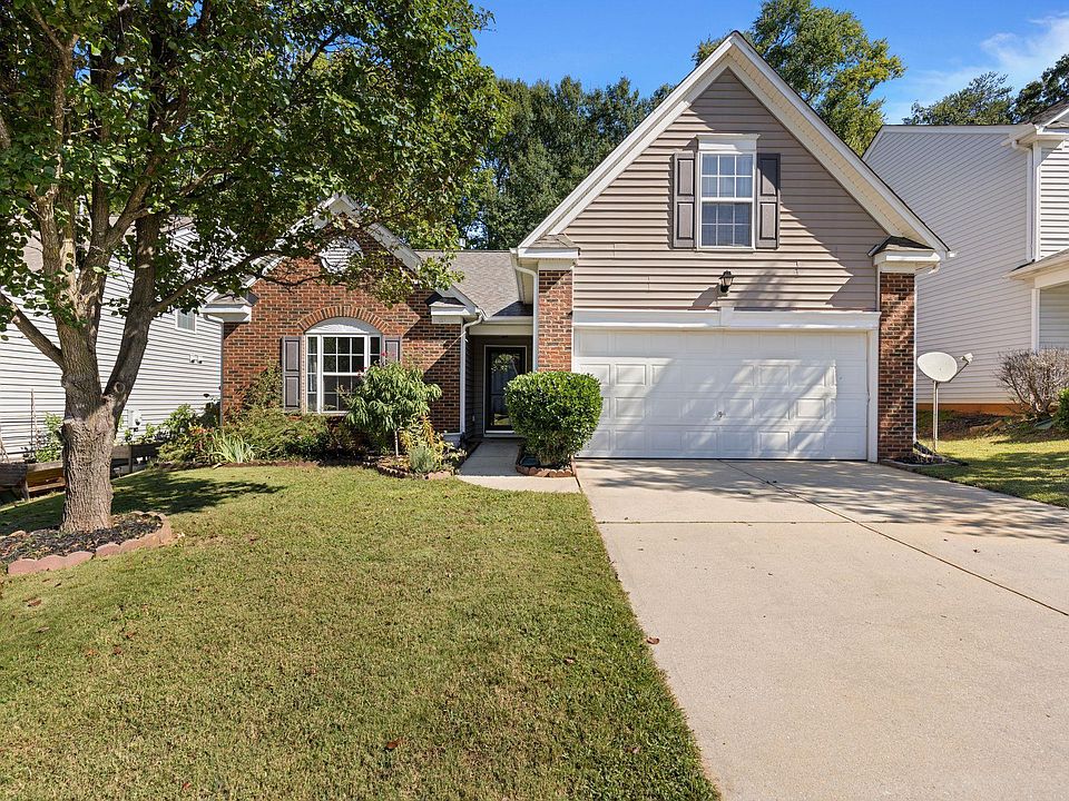 1st image of 12 Knoll Ridge Dr