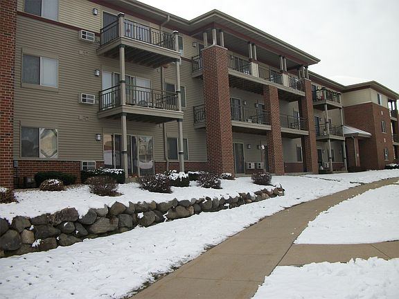 2nd image of 302 Prairie Heights Dr APT 210