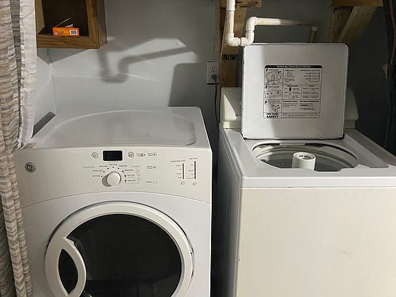 4th image of 1190 Merewood Dr #B