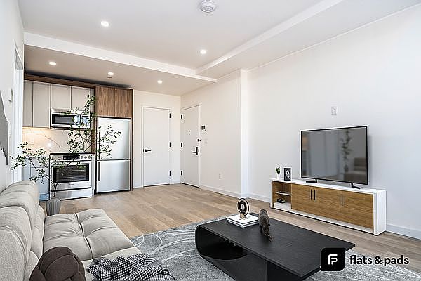 1st image of 627 Franklin Ave #5