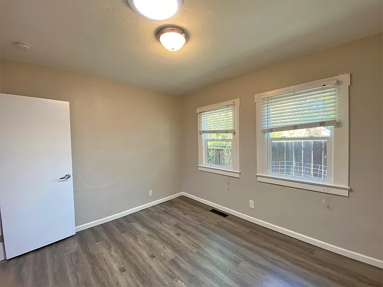 245 Chiquita Ave — Photo 15