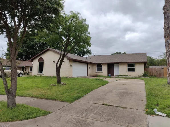 1606 SE 4th St, Grand Prairie, TX 75051