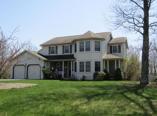 68 Colony Dr, Hazle Township, PA 18202