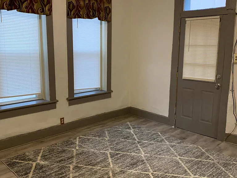 3137 W Pikes Peak Ave — Photo 4