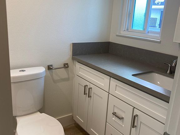 5th image of 289 Ogle St #B