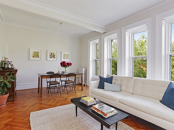 5th image of 24 Montgomery Pl APT 4