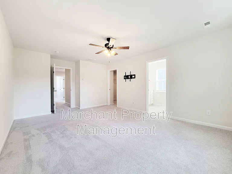 111 Marthawood Ln — Photo 23