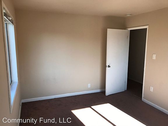 4th image of 2577 21st St
