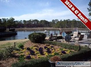 2364 Leeward Shore Dr, Virginia Beach, VA 23451