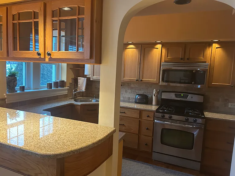 600 Clay Ave #4 — Photo 2