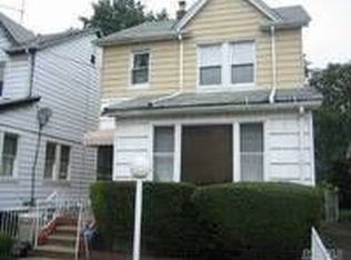 11105 207th St, Queens Village, NY 11429
