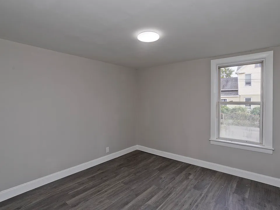 757-759 Chicopee St