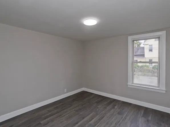 757-759 Chicopee St, Chicopee, MA