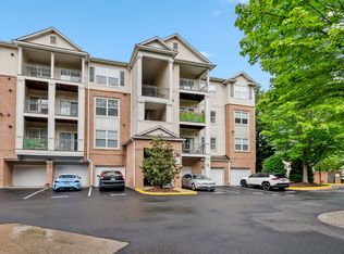 12120 Garden Ridge Ln UNIT 202, Fairfax, VA 22030