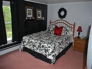 5th image of 440 Franklin Ave