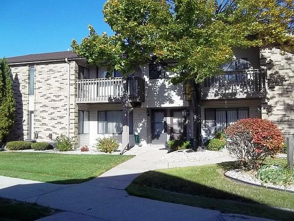 2nd image of W176N9771 Rivercrest Dr