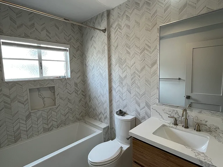 419 S Rexford Dr #2 — Photo 19
