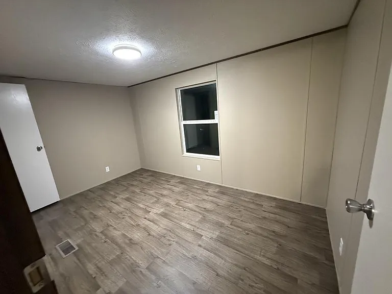611 W Matthews St #35 — Photo 14