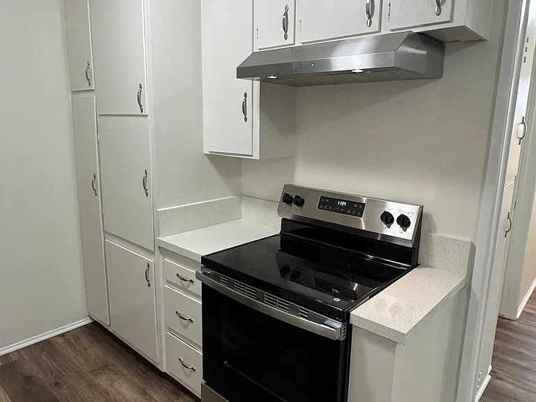 226 E Orlando Way — Photo 3