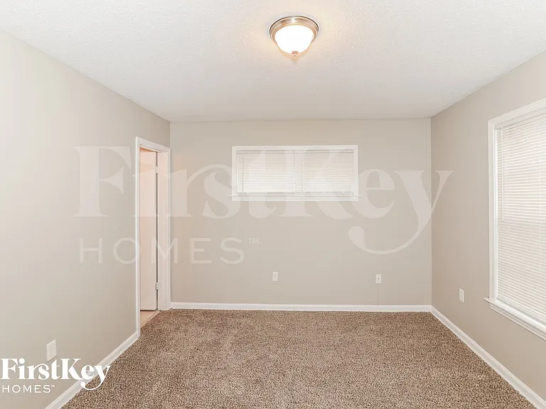 6901 Aspenhill Dr — Photo 11