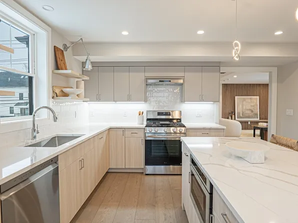 340 Baker St Floor 2, West Roxbury, MA 02132