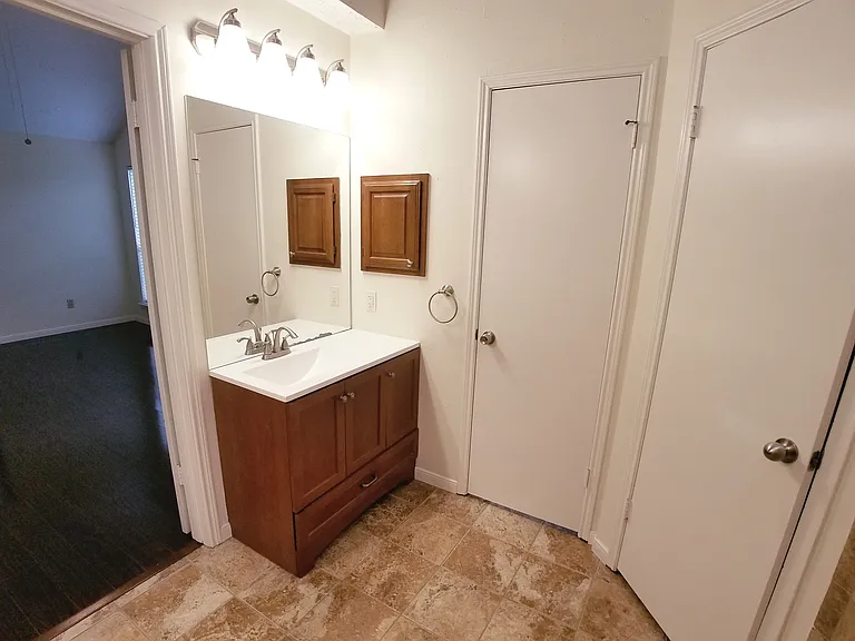 2111 Echo Rdg — Photo 24
