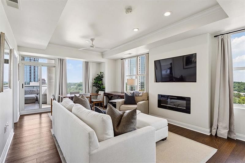 1st image of 2881 Peachtree Rd NE APT 1005