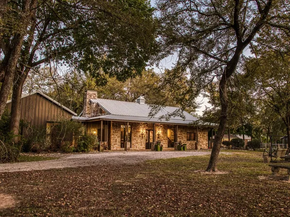 39761 Mesquite Dr, Hempstead, TX 77445